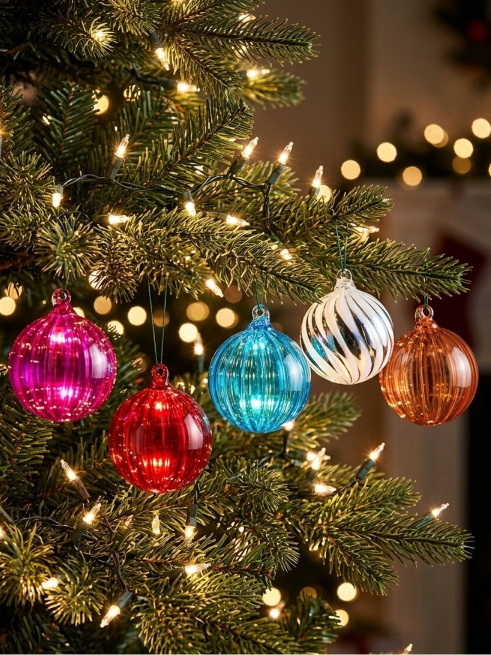 5 Colorful Blown Glass Balls Ornaments
Hang on tree or put in a dish
Stunning!!